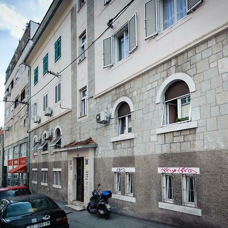 Private Accommodation Milisa Split Exterior photo