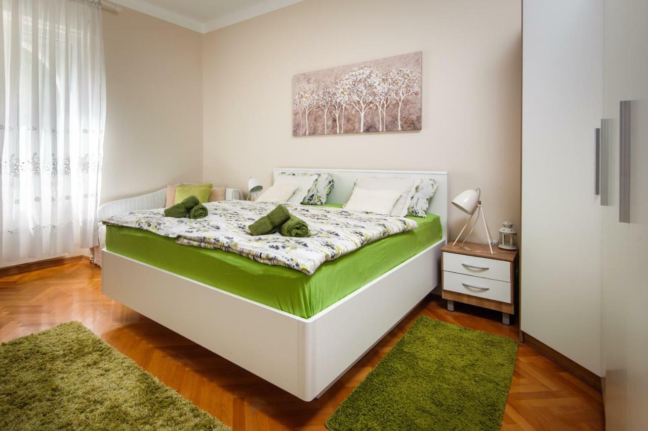 Private Accommodation Milisa Split Exterior photo