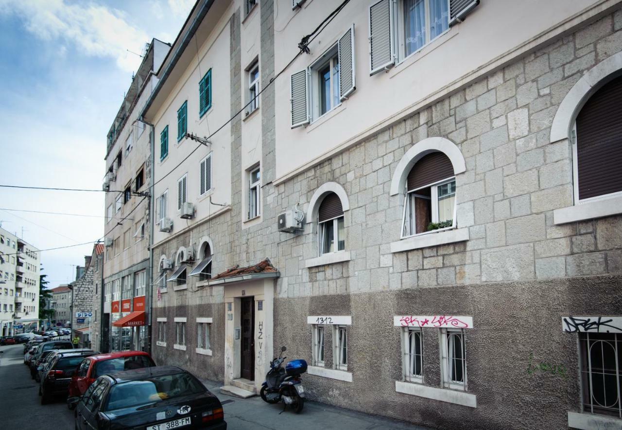 Private Accommodation Milisa Split Exterior photo